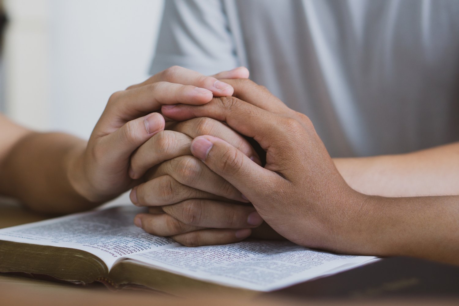 Best Short Prayer for Grieving Family to Comfort Loss - The Comfort Company